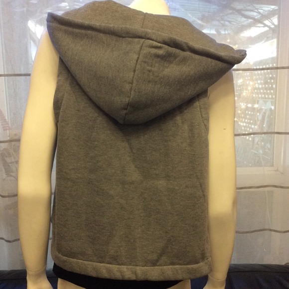 NWOT Zaful grey button down hooded vest - Picture 4 of 8